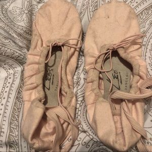 Leo’s ballet slippers